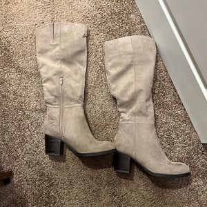 Old Navy Sueded Boots